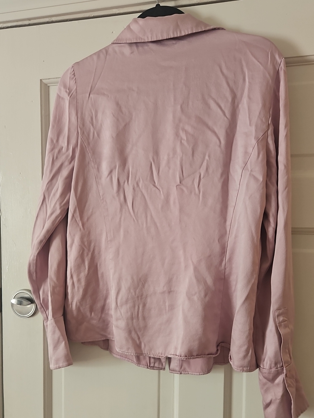 Lafayette 148 Brushed Silk Luxury Button down Shirt In lilac / Lavendar Color - Picture 6 of 6
